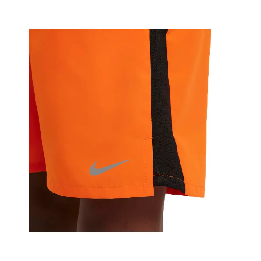 Юниорские шорты Nike Dri-FIT Challenger Training Orange